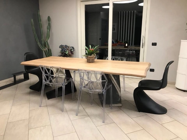 tavolo-in-legno-zona-living-varese